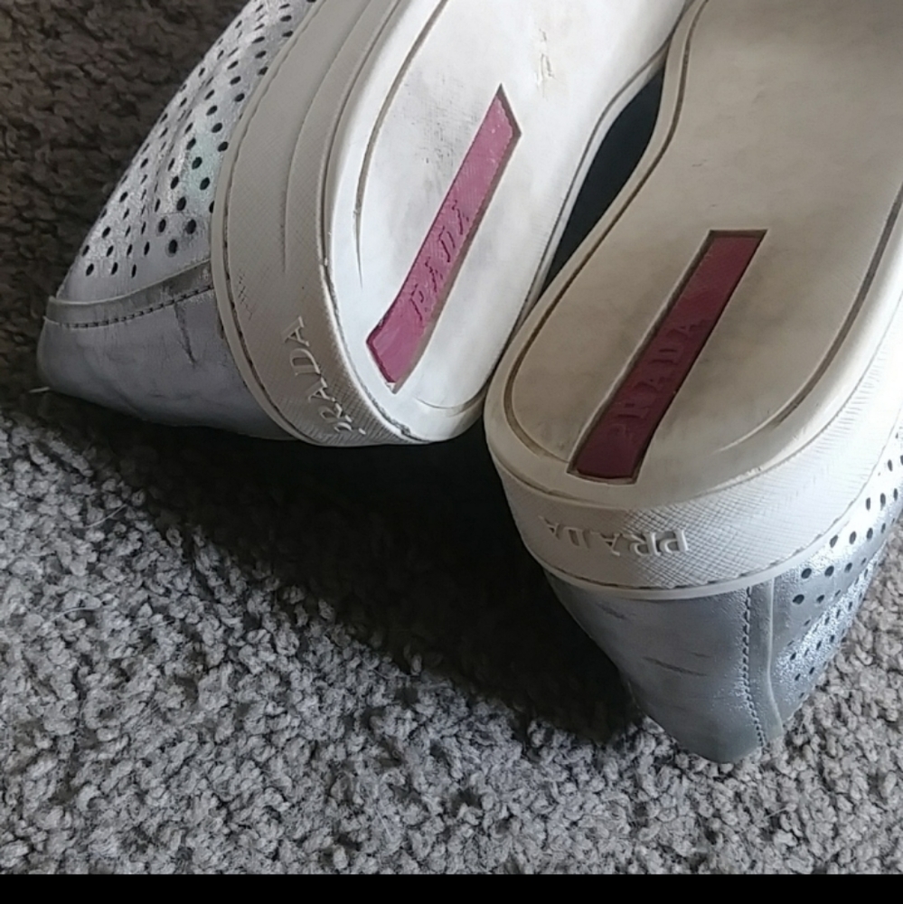 💜Prada Sneakers - Picture 3 of 4
